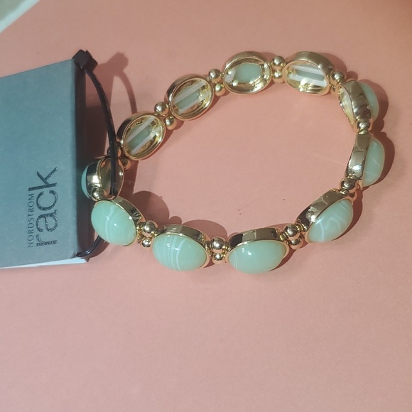 ☆NWT☆ Gold and jade bracelet - Picture 2 of 2